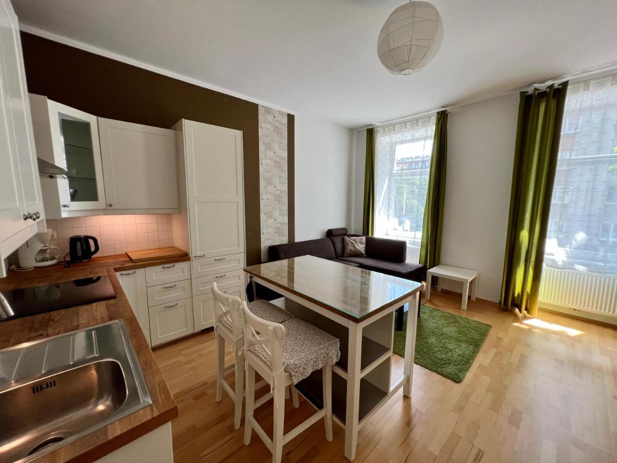 Cozy 2-Room Apartment Wina Bagian luar foto